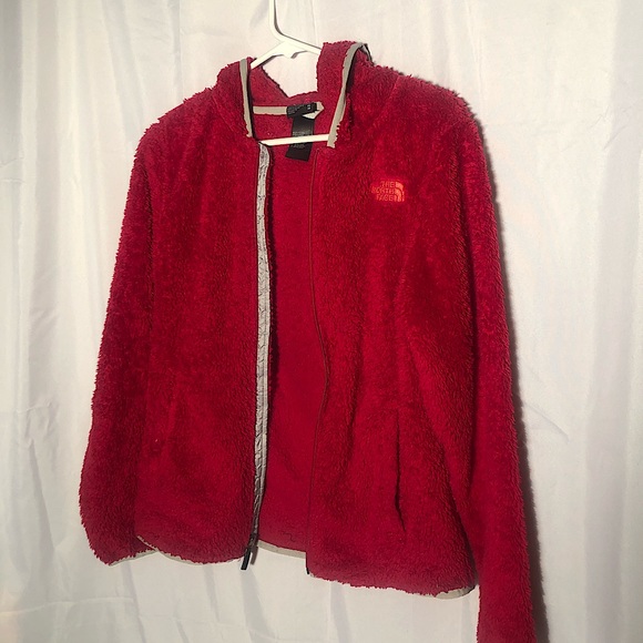 The North Face Jackets & Blazers - 💗 The North Face Fuschia/Pink Fluffy Fleece Jacket